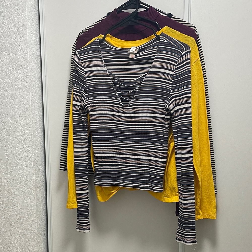 4 Long Sleeve Tops for Women/Juniors BP, Banana Republic, Express-Medium & Small